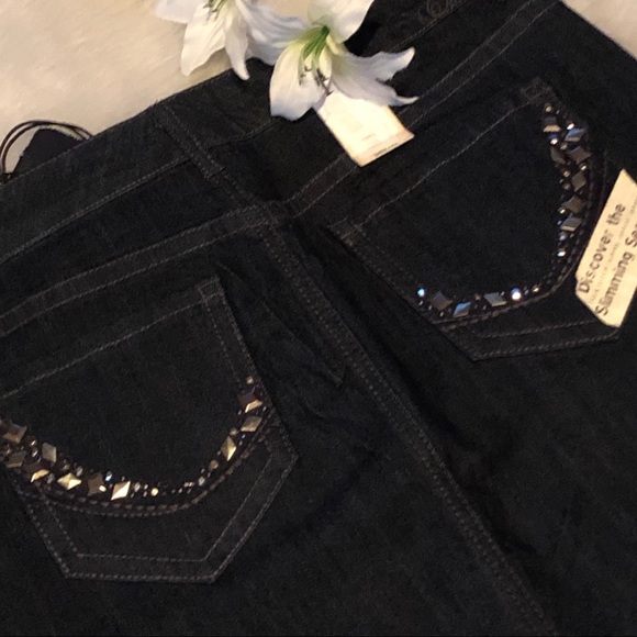 Classic Denim Skirt - Picture 4 of 8